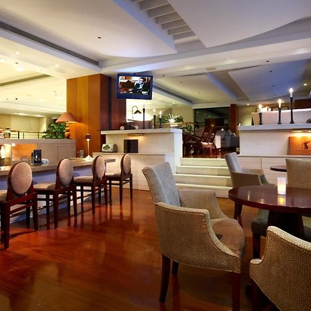 Hotel Royal Hsinchu Restaurant photo The Bar