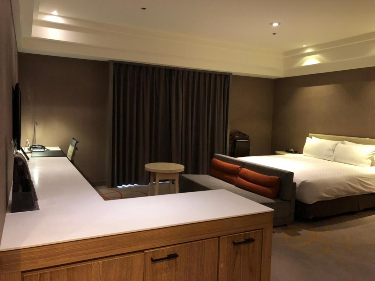 Hotel Royal Hsinchu Exterior photo Deluxe room