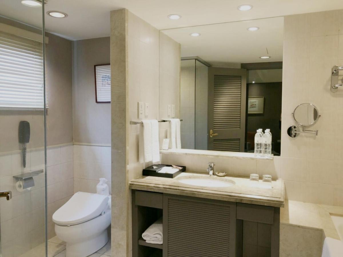 Hotel Royal Hsinchu Exterior photo Bathroom