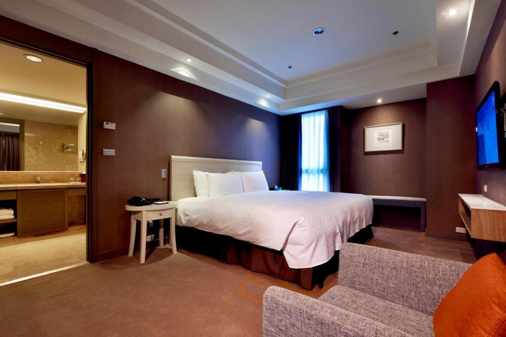 Hotel Royal Hsinchu Exterior photo Deluxe Room