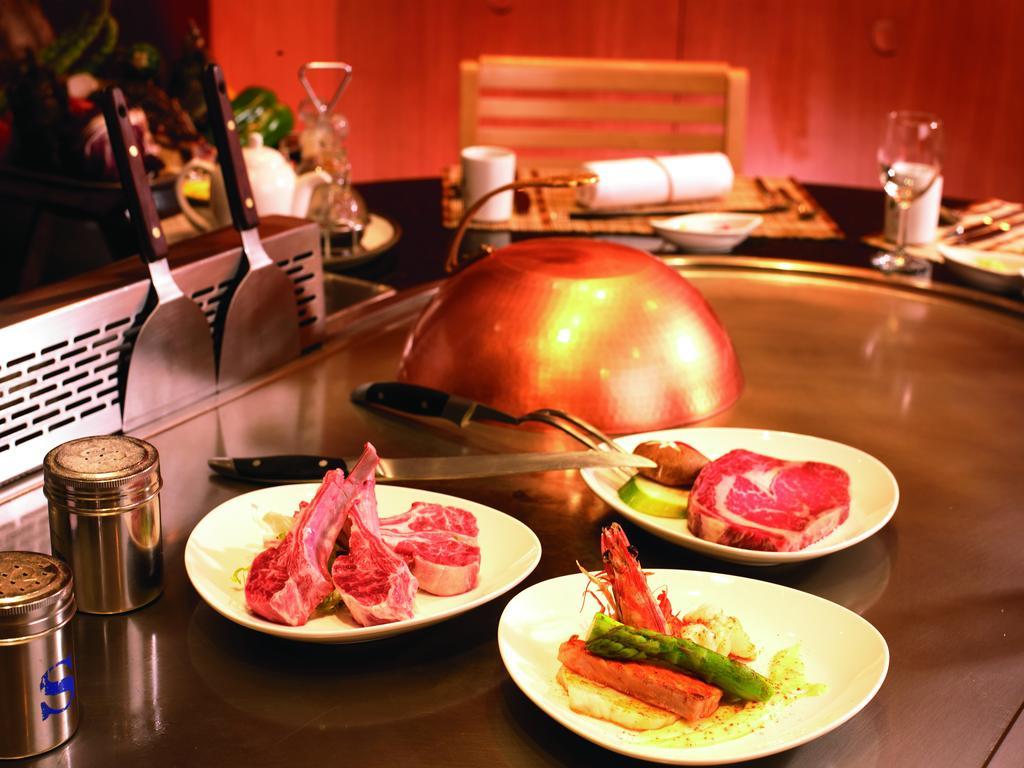 Hotel Royal Hsinchu Exterior photo Teppanyaki cooking