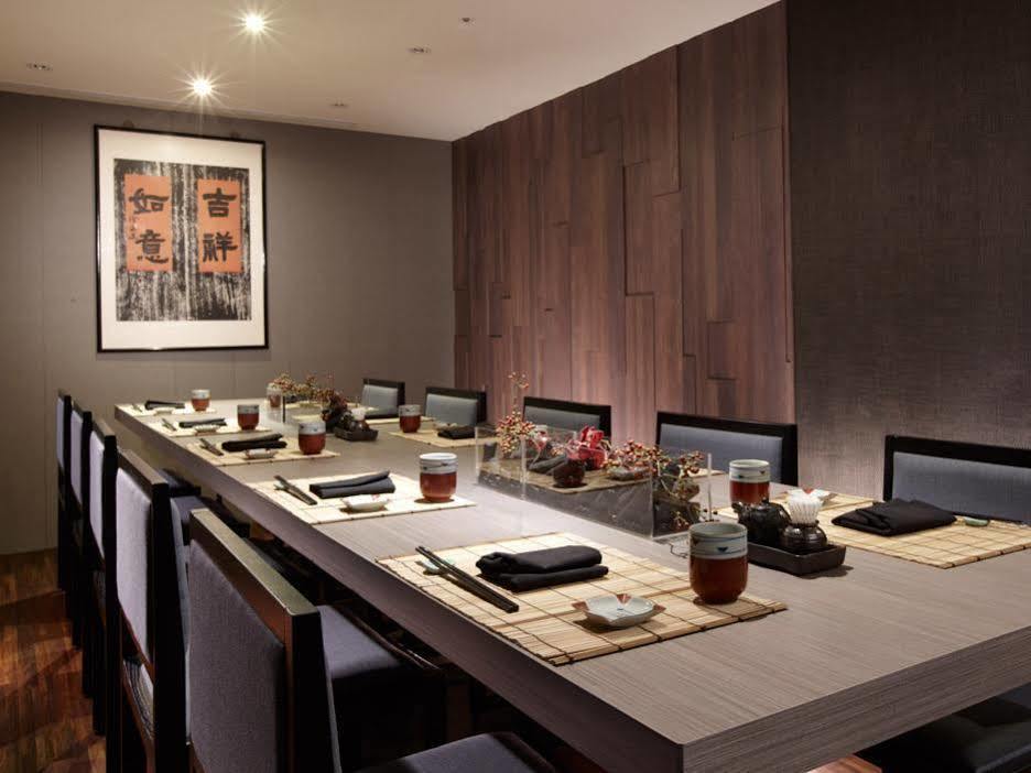 Hotel Royal Hsinchu Exterior photo A private dining room at a restaurant in Tokyo